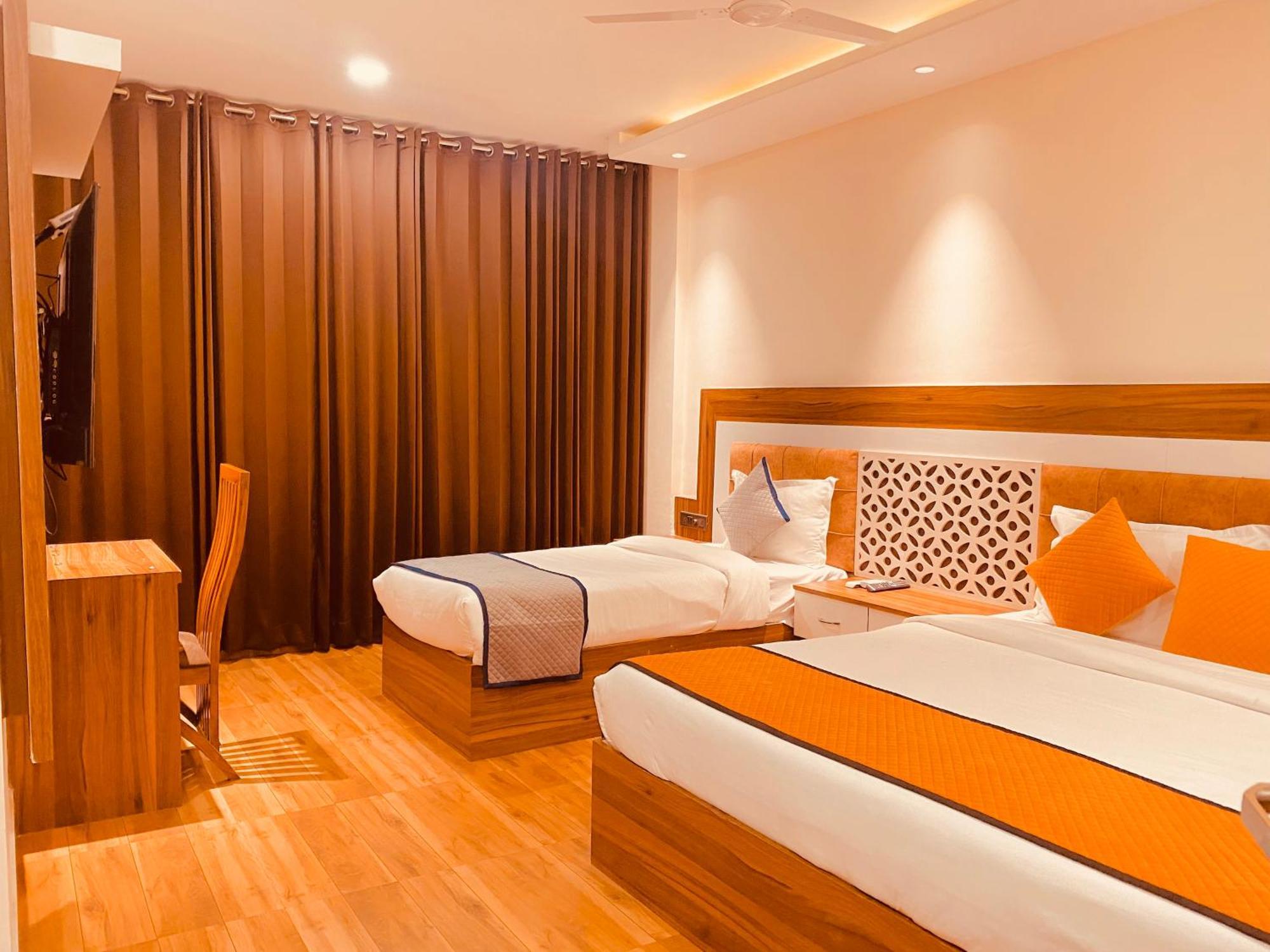 White Crest - 300 Mtr From Golden Temple ! Prime Location ! Parking ! Hygenic ! Amritsar